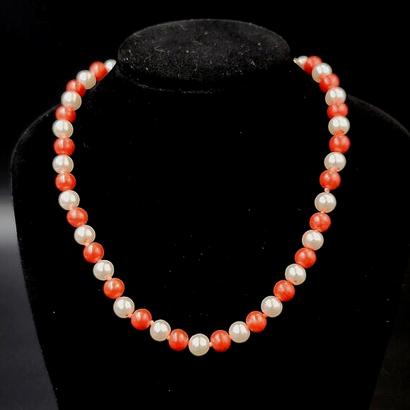 Vintage Faux Traditional and Coral Coloured Pearl Chocker Necklace - Picture 1 of 4